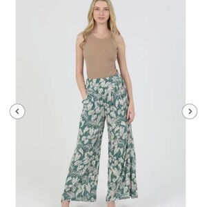 Angie Leaf Print Wide-Leg Pants in Green and White